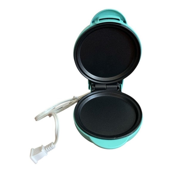 Nostalgia MyMini Personal Electric Griddle Nonstick Griddle Kitchen Appliances - Picture 7 of 8